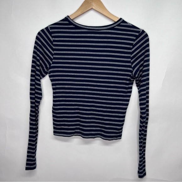 Hollister striped Women’s blouse size smalll - Picture 2 of 3